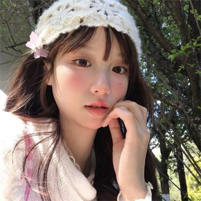 窗户边有人